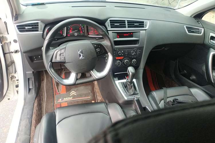Used DS 5LS 2015 1.6T Comfort Edition THP160 Interior 2
