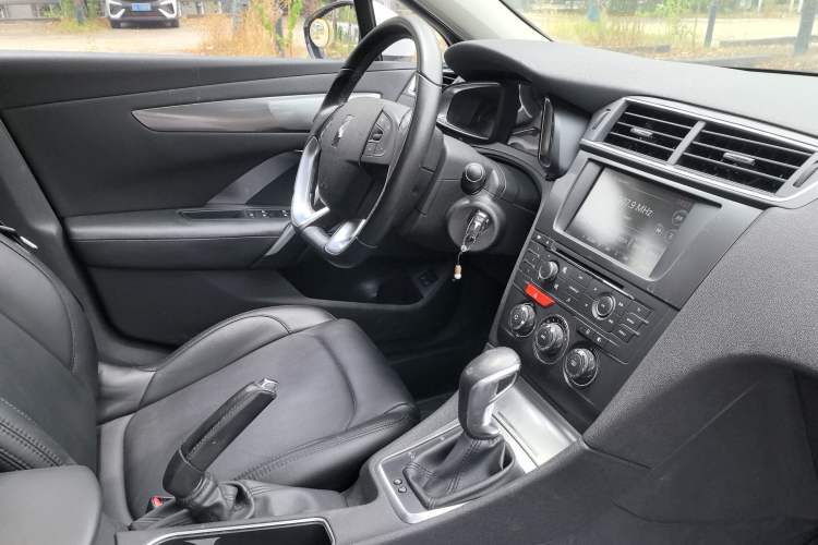 Used DS 5LS 2015 1.6T Style Edition THP160 Interior 7