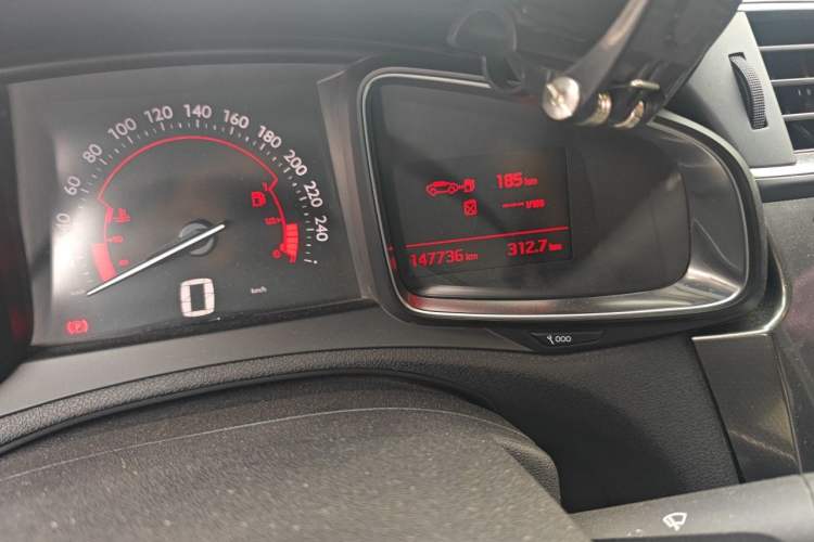 Used DS 5LS 2015 1.6T Style Edition THP160 Odometer Close Up