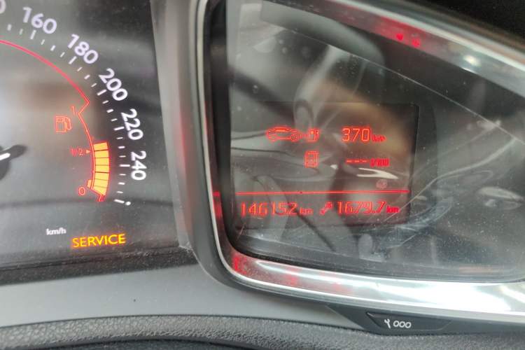 Used DS 5LS 2015 1.6T Elegant Edition THP160 Odometer Close Up
