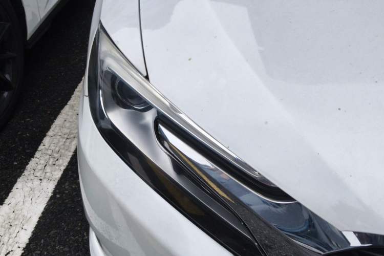 Used DS 5LS 2015 1.6T Comfort Edition THP160 Right Front Headlight