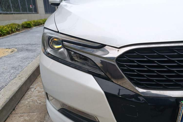 Used DS 5LS 2015 1.6T Comfort Edition THP160 Right Front Headlight