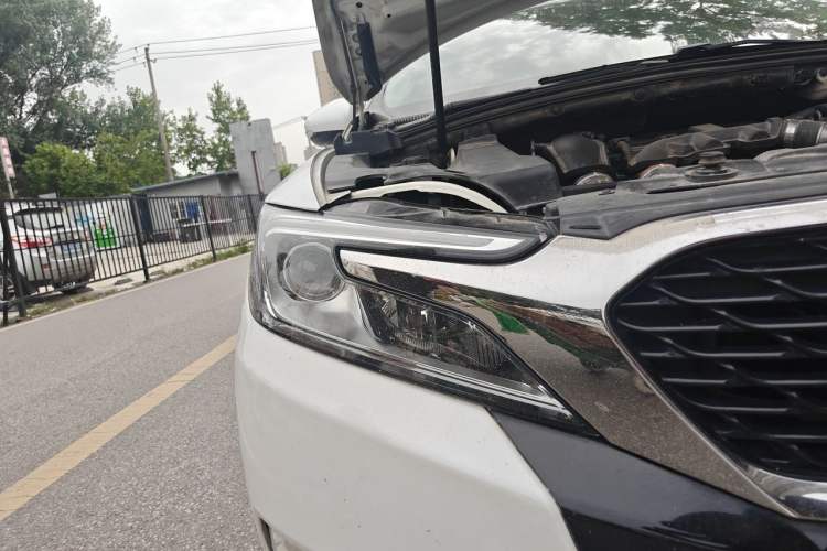 Used DS 5LS 2015 1.6T Comfort Edition THP160 Right Front Headlight