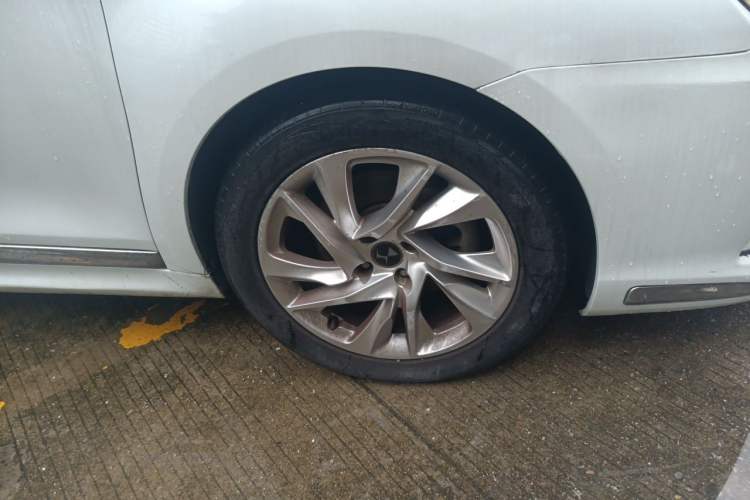 Used DS 5LS 2015 1.6T Comfort Edition THP160 Right Front Wheel Hub