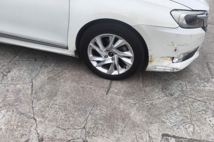 Used DS 5LS 2015 1.6T Comfort Edition THP160 Right Front Wheel Hub
