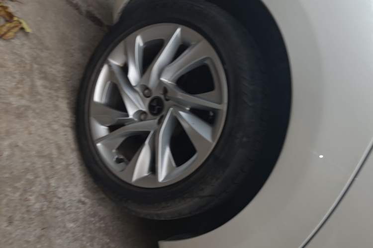 Used DS 5LS 2015 1.6T Style Edition THP160 Right Rear Wheel Hub