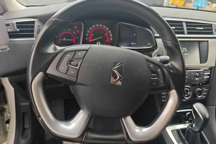 Used DS 5LS 2015 1.6T Luxury Edition THP160 Steering Wheel