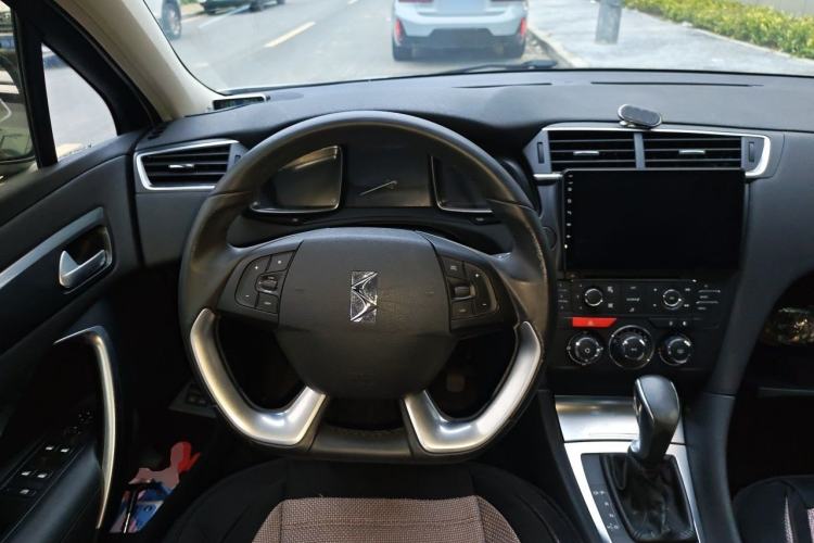 Used DS 5LS 2015 1.6T Comfort Edition THP160 Steering Wheel
