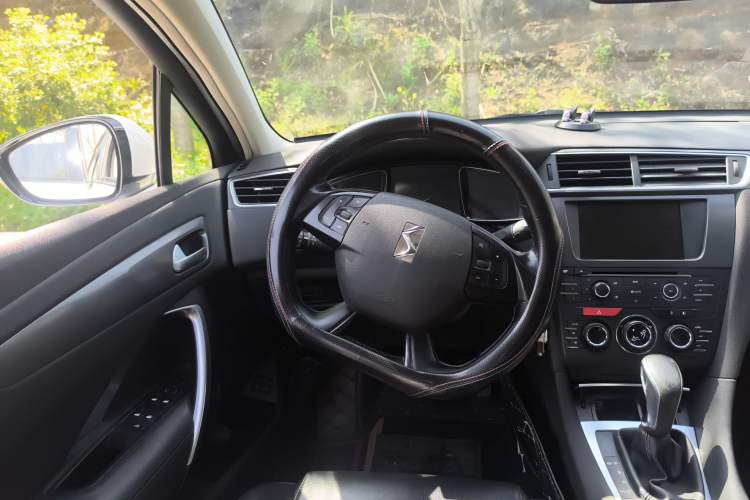 Used DS 5LS 2015 1.6T Elegant Edition THP160 Steering Wheel