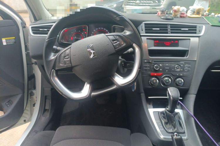 Used DS 5LS 2015 1.6T Comfort Edition THP160 Steering Wheel