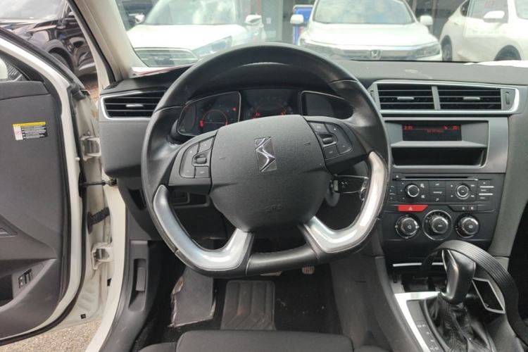 Used DS 5LS 2015 1.6T Comfort Edition THP160 Steering Wheel