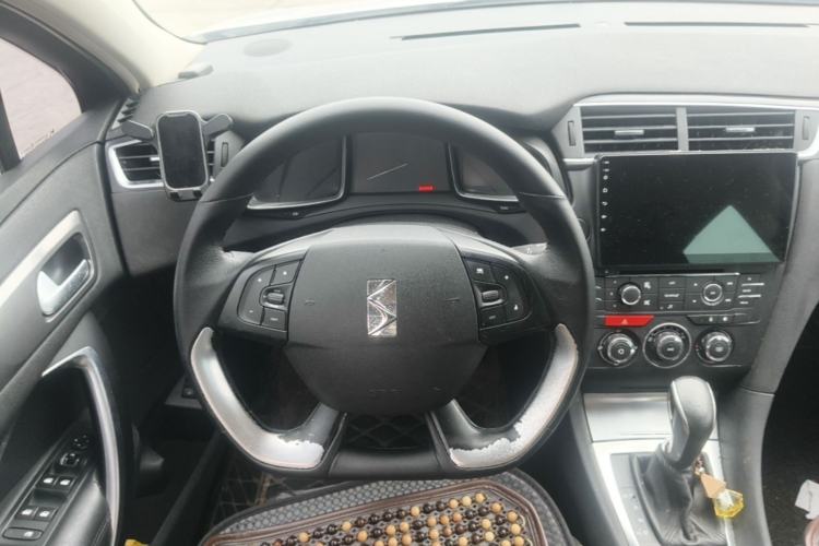 Used DS 5LS 2015 1.6T Comfort Edition THP160 Steering Wheel