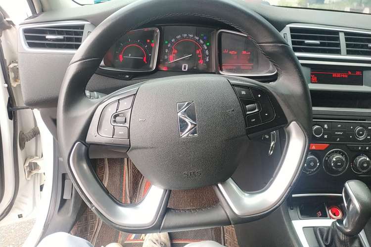 Used DS 5LS 2015 1.6T Comfort Edition THP160 Steering Wheel