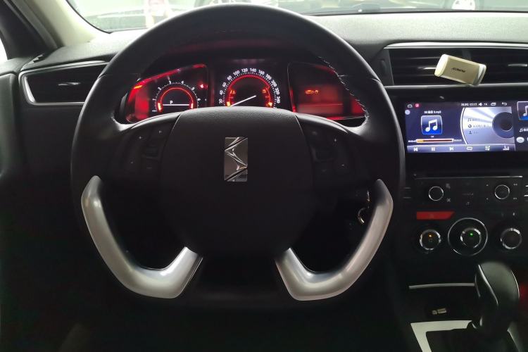 Used DS 5LS 2015 1.6T Comfort Edition THP160 Steering Wheel