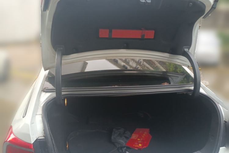 Used DS 5LS 2015 1.6T Comfort Edition THP160 Trunk