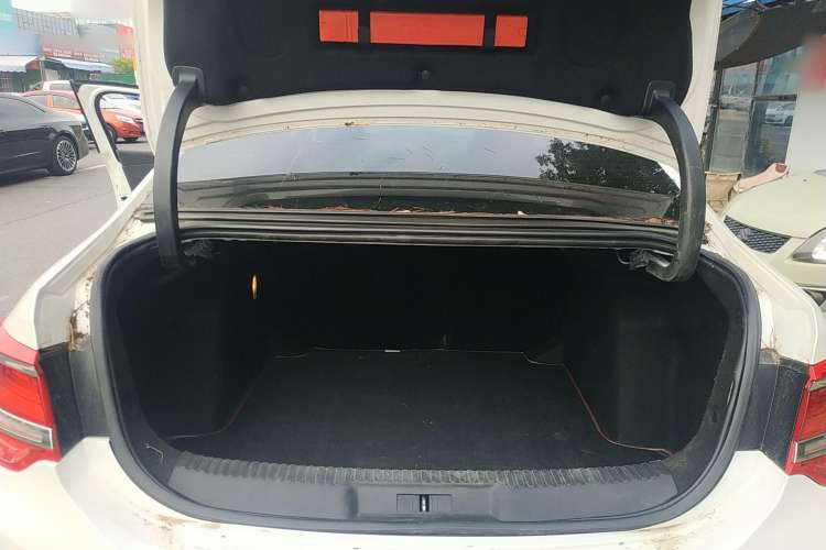 Used DS 5LS 2015 1.6T Comfort Edition THP160 Trunk