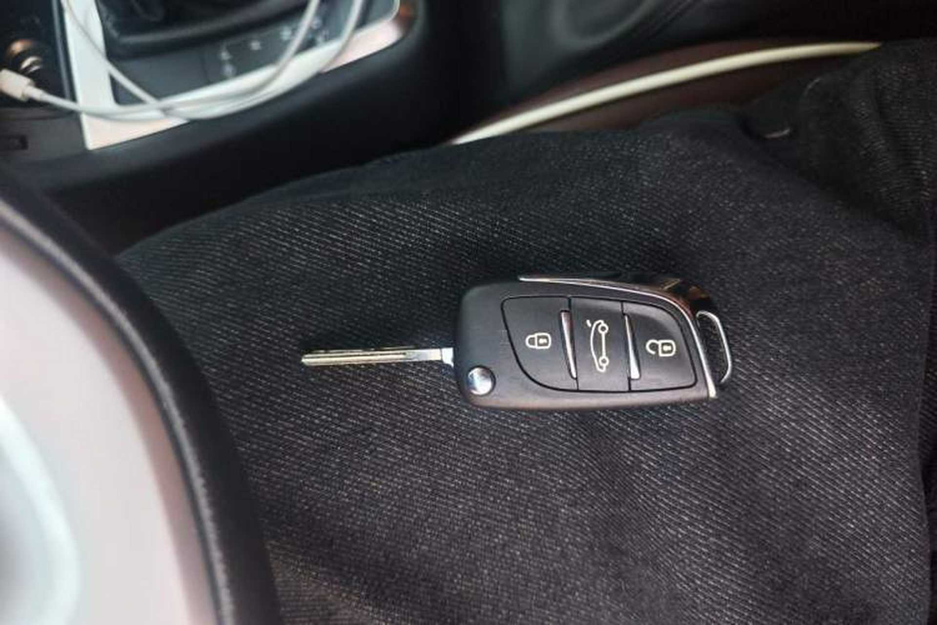 Used DS 5LS 2015 1.6T Comfort Edition THP160 Vehicle Key