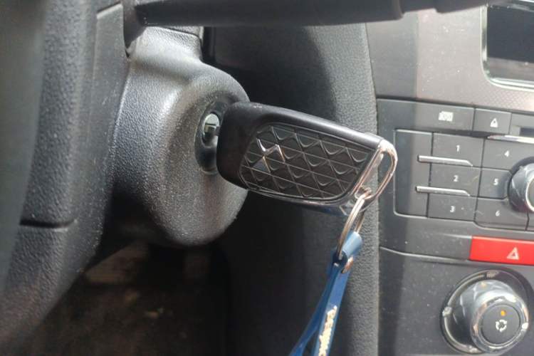 Used DS 5LS 2015 1.6T Comfort Edition THP160 Vehicle Key