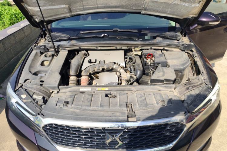 Used DS 5LS 2016 1.6T Comfort Edition THP160 Engine Bay