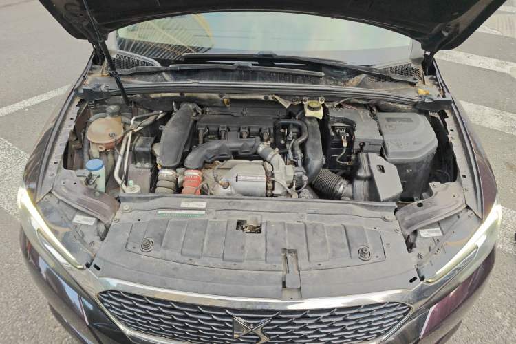 Used DS 5LS 2016 1.6T Comfort Edition THP160 Engine Bay