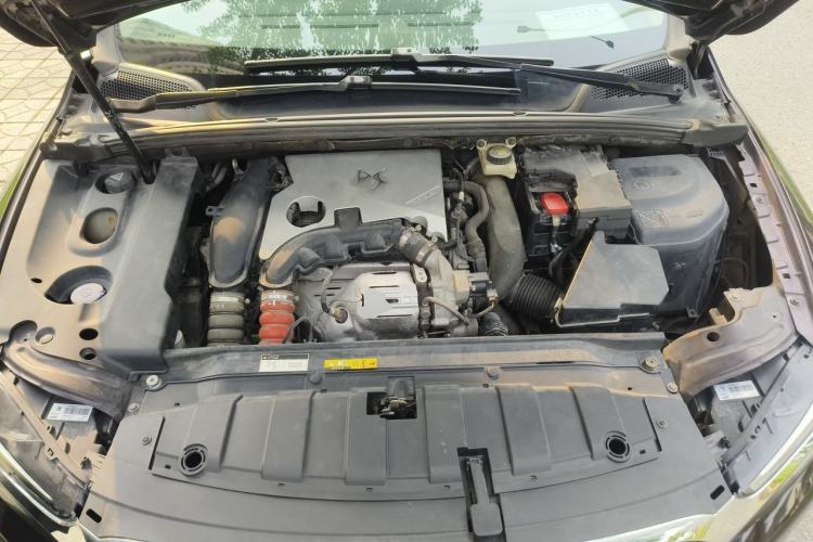 Used DS 5LS 2016 1.6T Style Edition THP160 Engine Bay