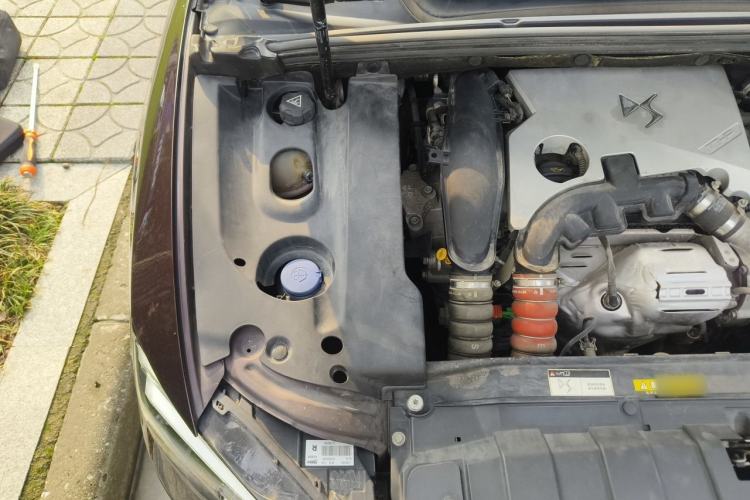 Used DS 5LS 2016 1.6T Style Edition THP160 Engine Bay Right