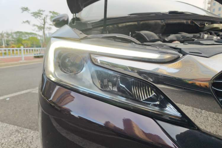 Used DS 5LS 2016 1.6T Comfort Edition THP160 Right Front Headlight