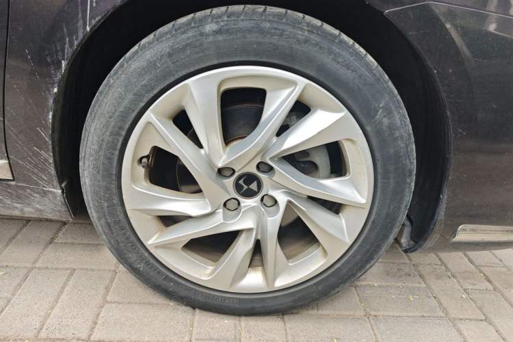 Used DS 5LS 2016 1.6T Style Edition THP160 Right Front Wheel Hub