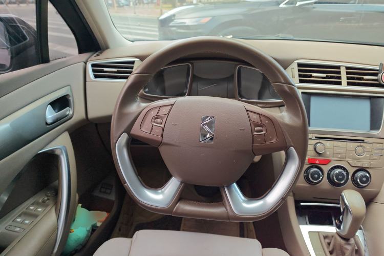 Used DS 5LS 2016 1.6T Comfort Edition THP160 Steering Wheel