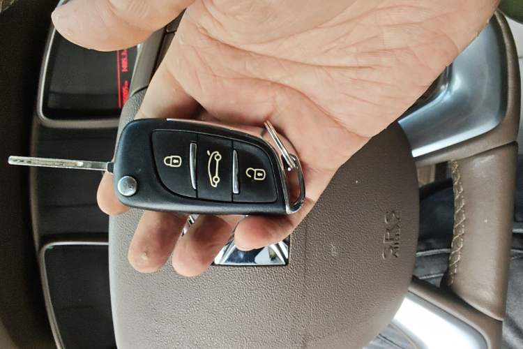 Used DS 5LS 2016 1.6T Comfort Edition THP160 Vehicle Key
