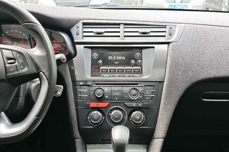 Used DS 5LS 2016 1.6T Style Edition THP160 Audio And AC Panel