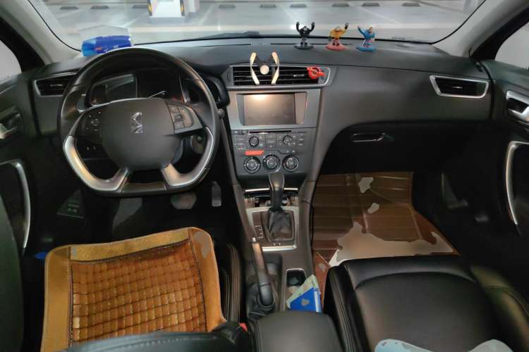 Used DS 5LS 2016 1.6T Style Edition THP160 Center Console