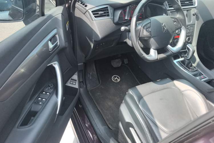 Used DS 5LS 2016 1.6T Elegant Edition THP160 Driver Seat