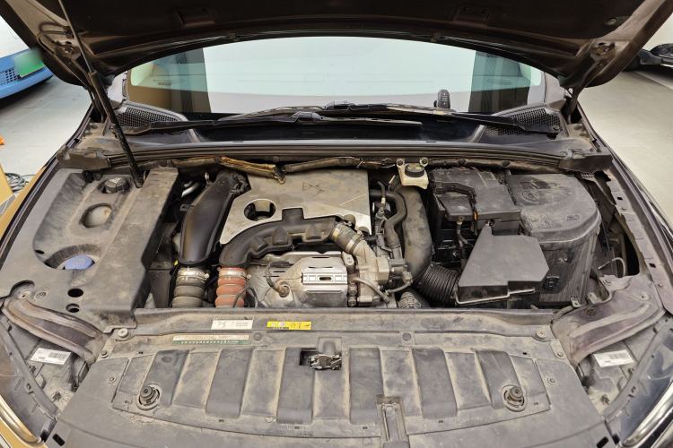 Used DS 5LS 2016 1.6T Luxury Edition THP160 Engine Bay