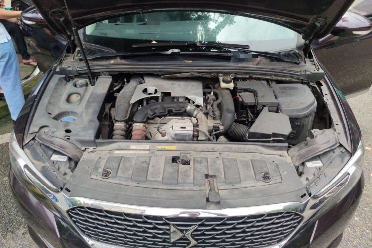 Used DS 5LS 2016 1.6T Style Edition THP160 Engine Bay