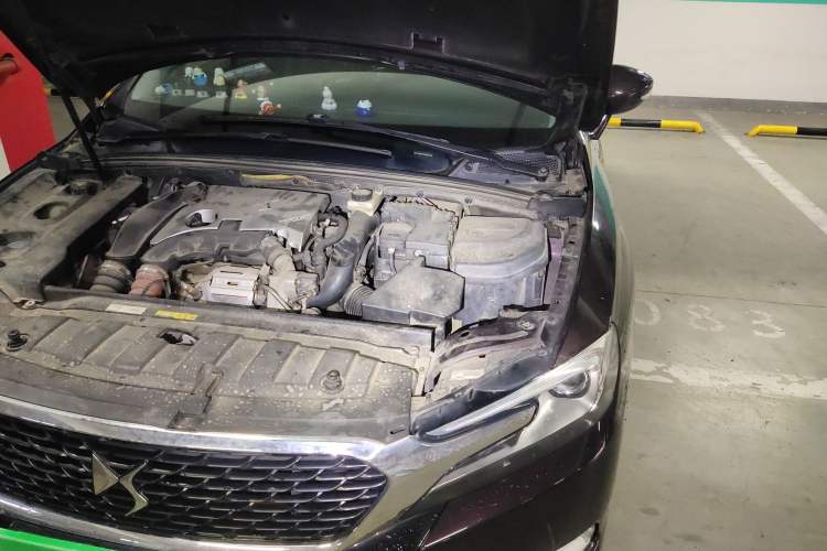 Used DS 5LS 2016 1.6T Style Edition THP160 Engine Bay Left