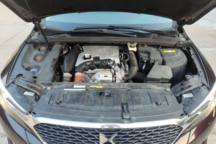Used DS 5LS 2016 1.6T Style Edition THP160 Engine Bay