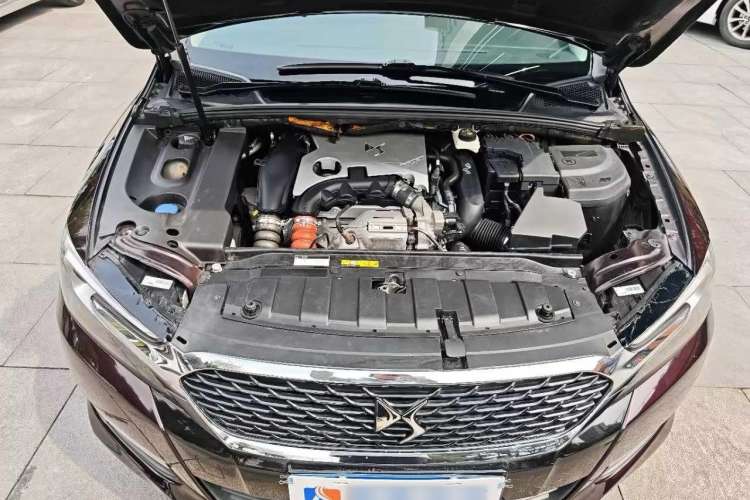 Used DS 5LS 2016 1.6T Style Edition THP160 Engine Bay