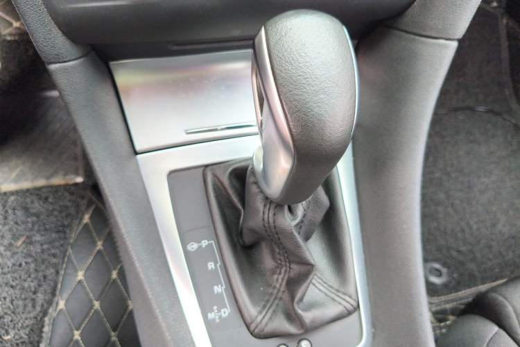 Used DS 5LS 2016 1.6T Comfort Edition THP160 Gear Lever