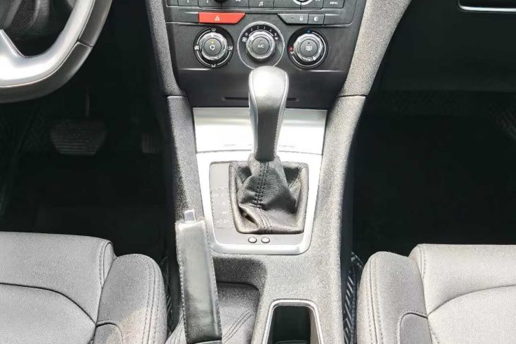 Used DS 5LS 2016 1.6T Style Edition THP160 Gear Lever