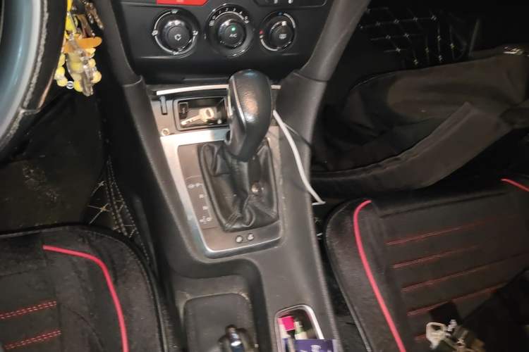 Used DS 5LS 2016 1.6T Style Edition THP160 Gear Lever