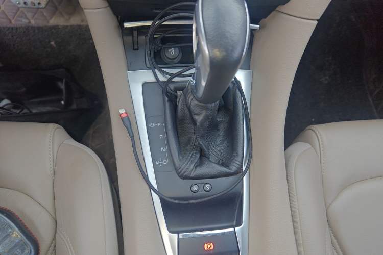 Used DS 5LS 2016 1.8T Luxury Edition THP200 Gear Lever