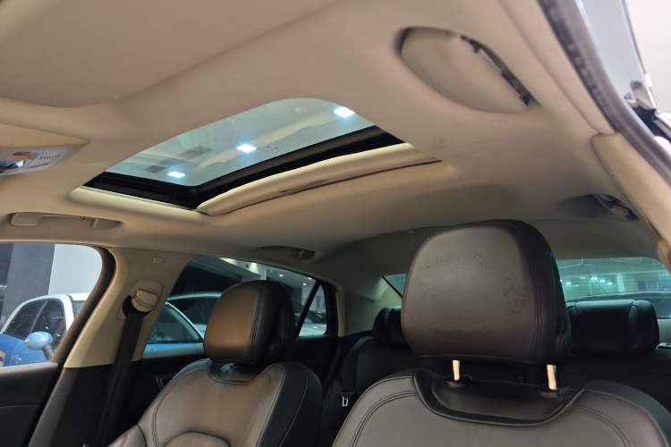 Used DS 5LS 2016 1.6T Luxury Edition THP160 Interior 12
