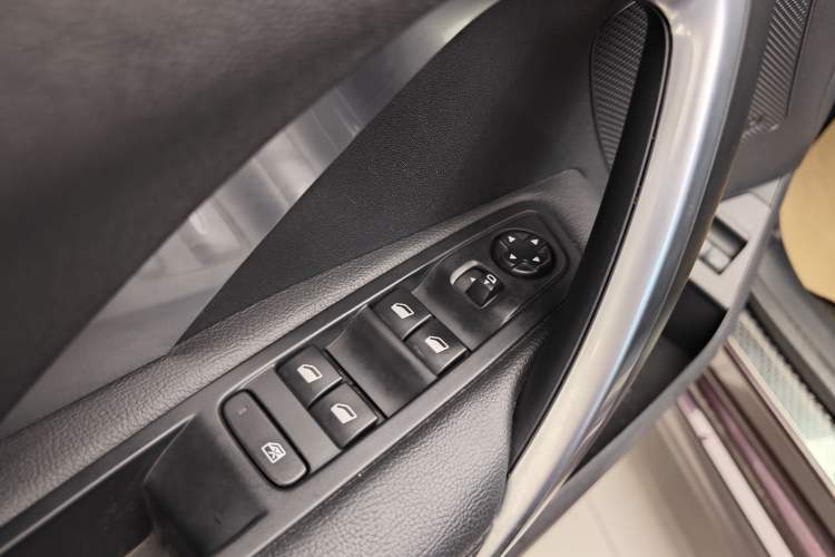 Used DS 5LS 2016 1.6T Luxury Edition THP160 Interior 15