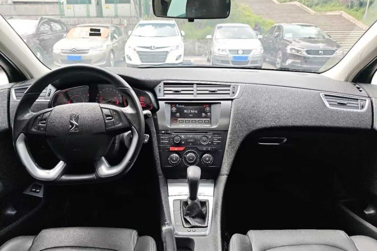 Used DS 5LS 2016 1.6T Style Edition THP160 Interior 2
