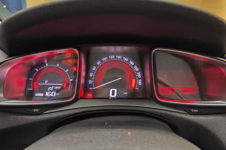 Used DS 5LS 2016 1.6T Luxury Edition THP160 Odometer Close Up