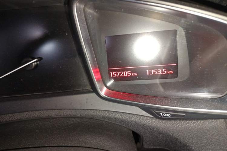 Used DS 5LS 2016 1.6T Style Edition THP160 Odometer Close Up
