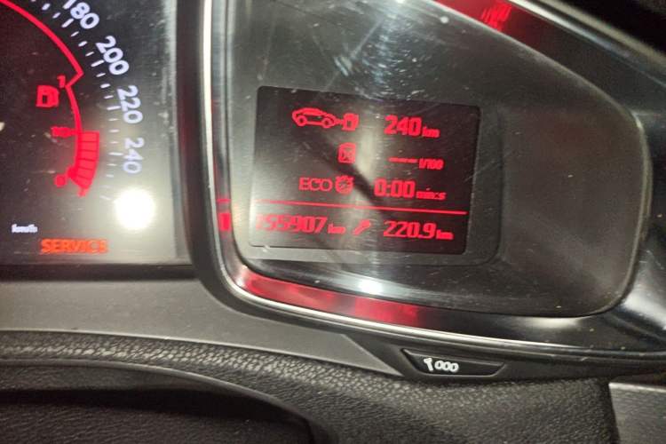 Used DS 5LS 2016 1.6T Elegant Edition THP160 Odometer Close Up