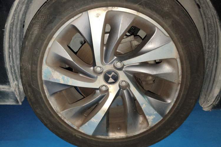 Used DS 5LS 2016 1.6T Luxury Edition THP160 Right Front Wheel Hub