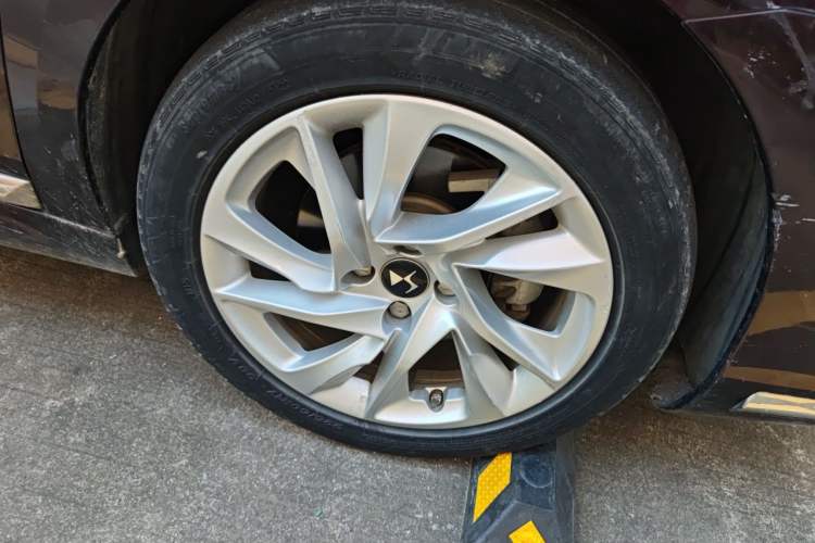 Used DS 5LS 2016 1.6T Style Edition THP160 Right Front Wheel Hub